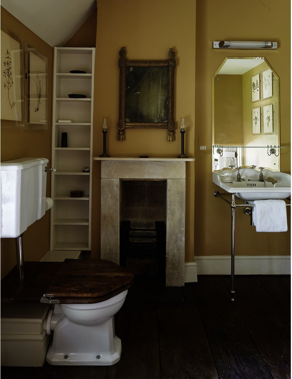 Country House - Lived in | Guest bathroom | Interior Designers